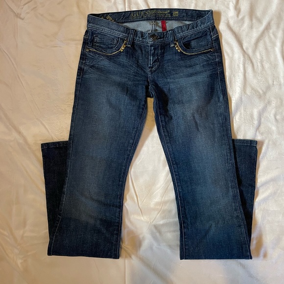 *SOLD* Sz.24 Womans Guess Jeans - Picture 1 of 5